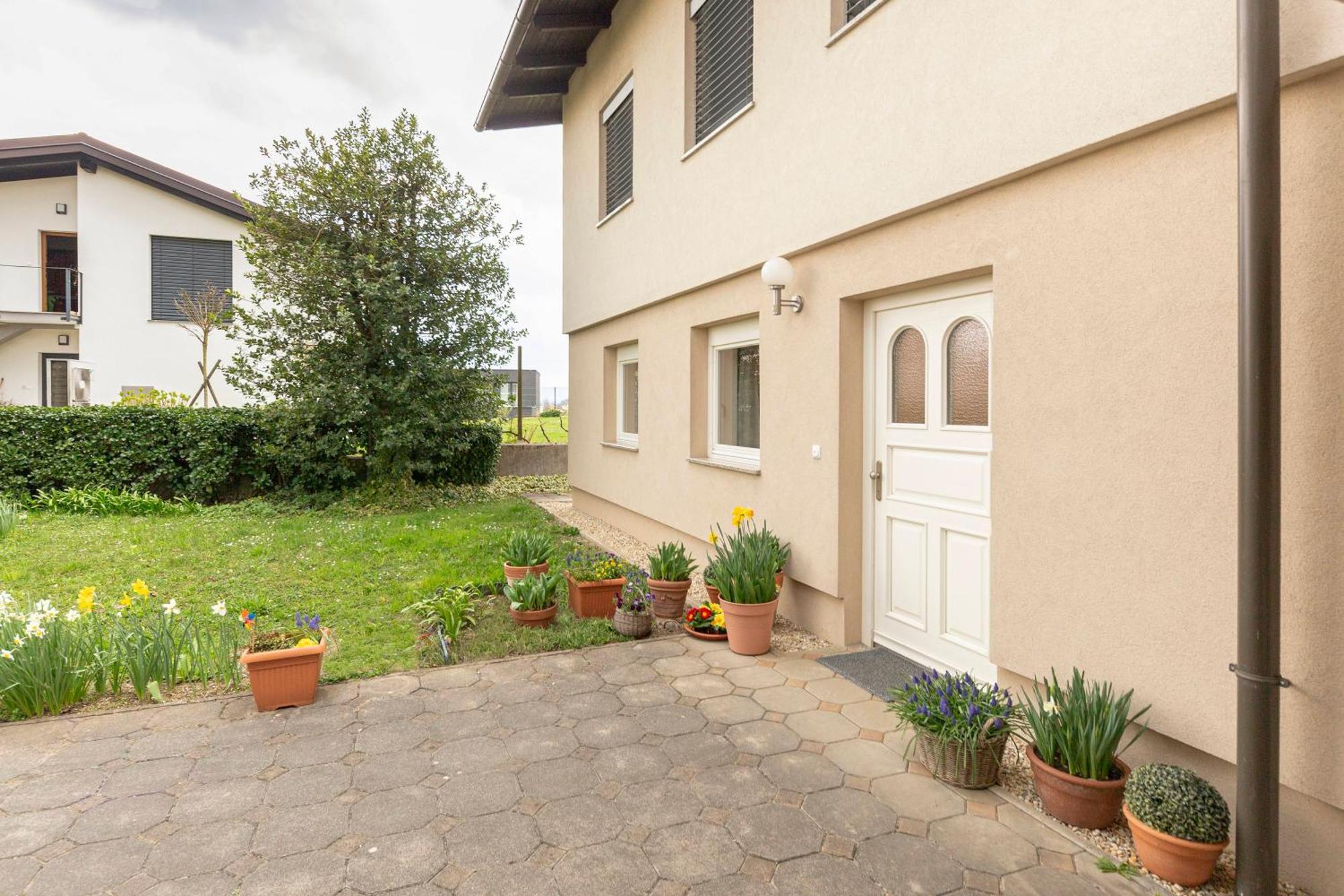Appartement Cozy Garden Flat à Ljubljana Extérieur photo